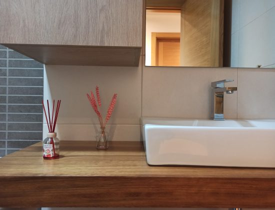 Mueble de baño en madera para lavamanos