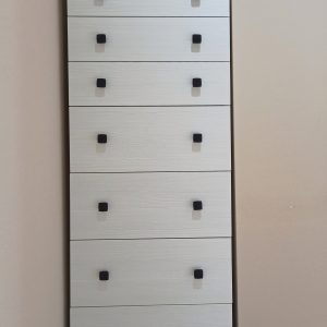 Cajonera blanca para dormitorio